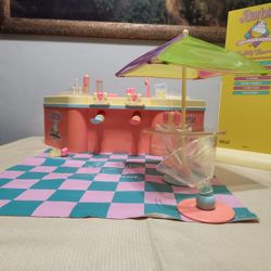 1996 Barbie Ice Cream Shoppe Makes Real Ice Cream Complete Set