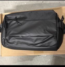 Small Camera Sling Bag for Travel Black – Waterproof Crossbody DSLR Bag