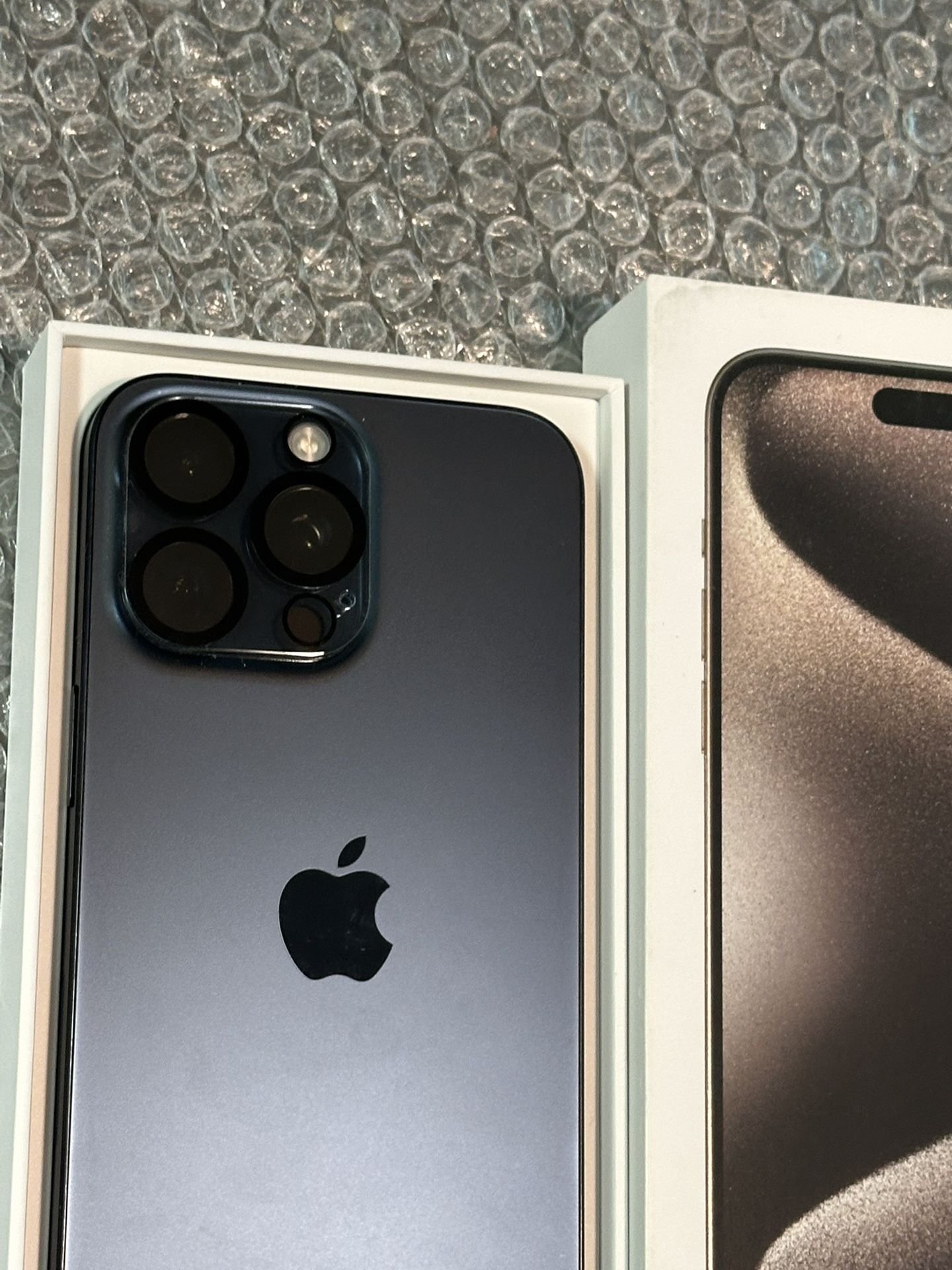 iPhone 15 PRO MAX 256GB AT&T and Cricket Like New 
