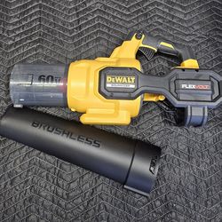 DEWALT
FLEXVOLT 60V MAX 125 MPH 600 CFM Brushless Cordless Battery Powered Blower (Tool Only)