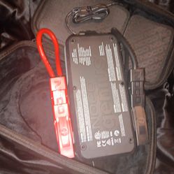 Noco boost HD gb70 12 volt 2000 and charger