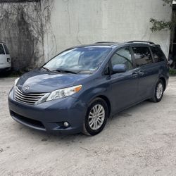 2015 Toyota Sienna XLE