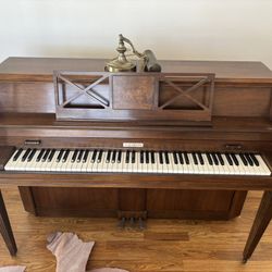 Baldwin Piano 