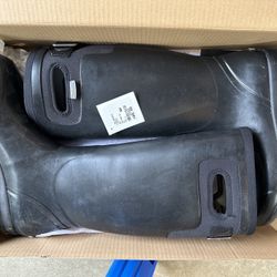 Bogs - Women -Size 11