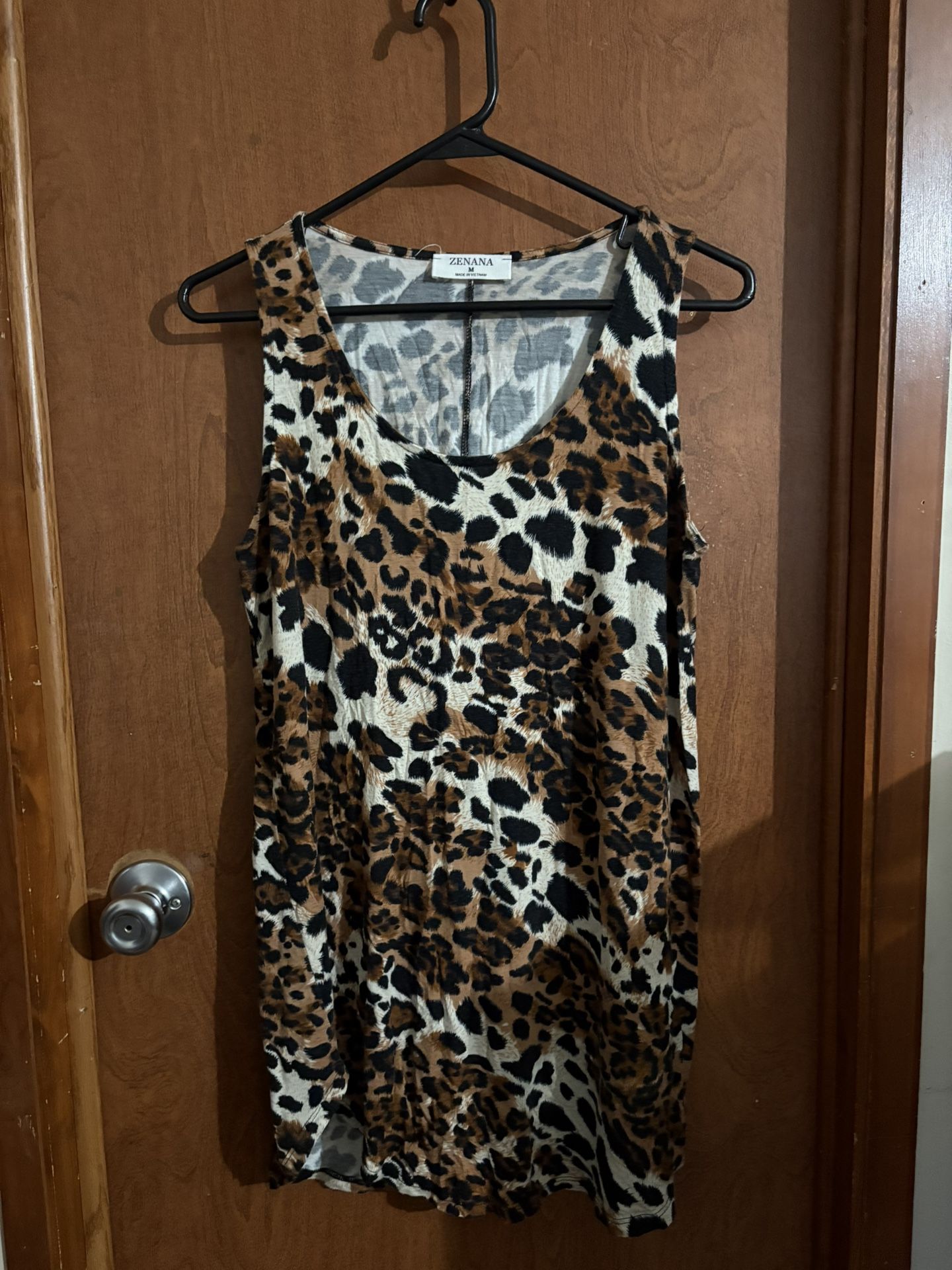 Medium Leopard Print Sleeveless Blouse