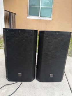2 Ev Dj speaker Zlx 12inch like new come with 2 power cable firm on price no offer