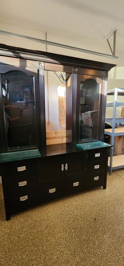 Dining hutch