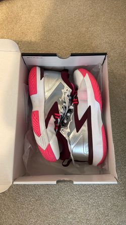 10.5/11 Men’s basketball shoes
