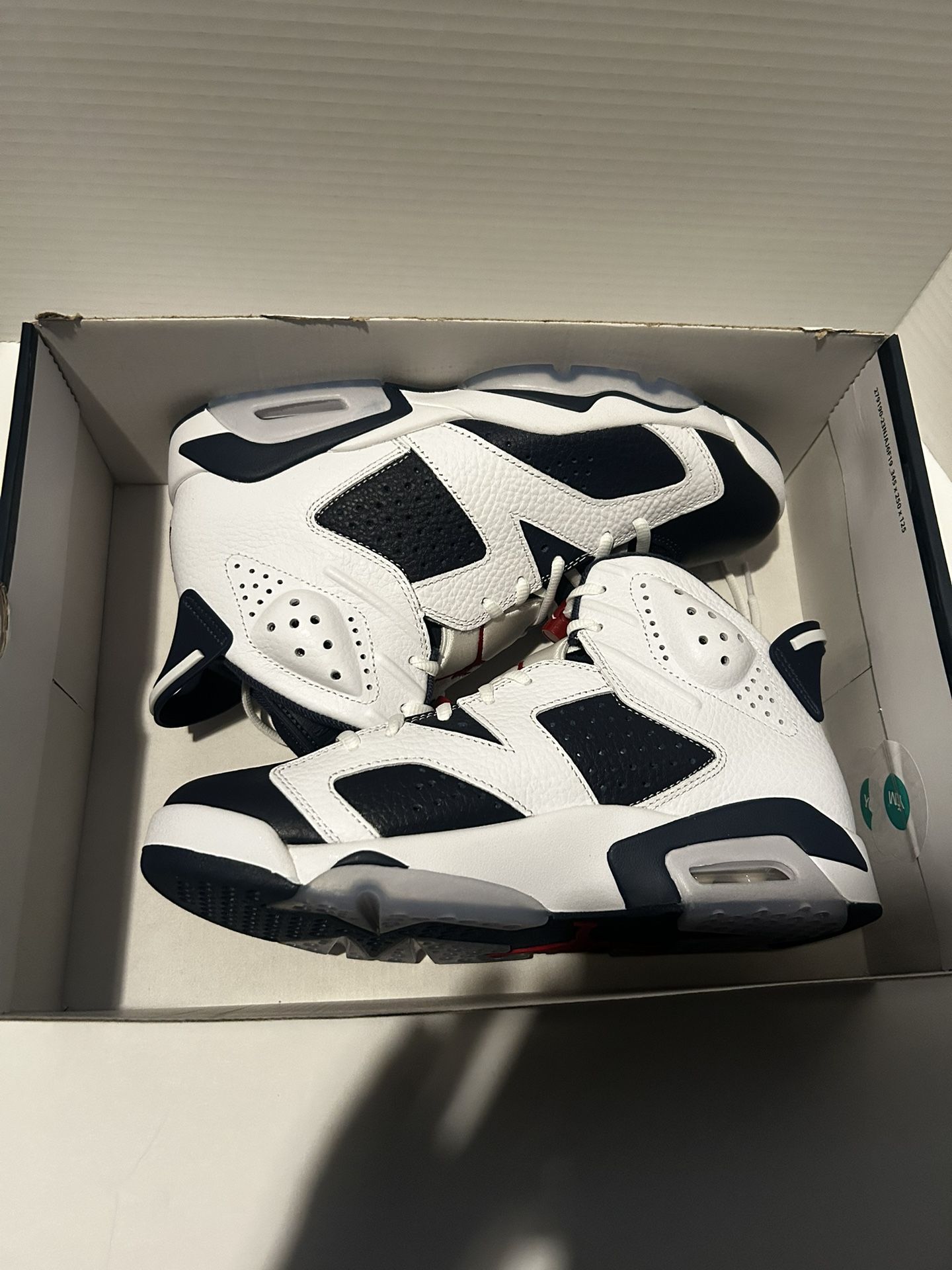 Jordan Retro 6s Olympic Men Size 8.5
