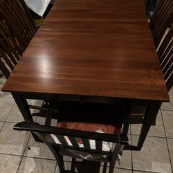 6 Chair Dining Table In really Good Condition $350