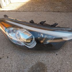 2016 Kia Forte Headligths  