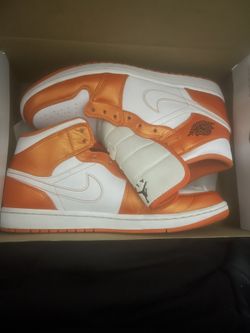 Jordan 1 Metallic Orange