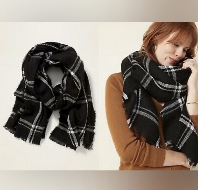 Women's White and Black Scarf-wraps Bloggers Favorite