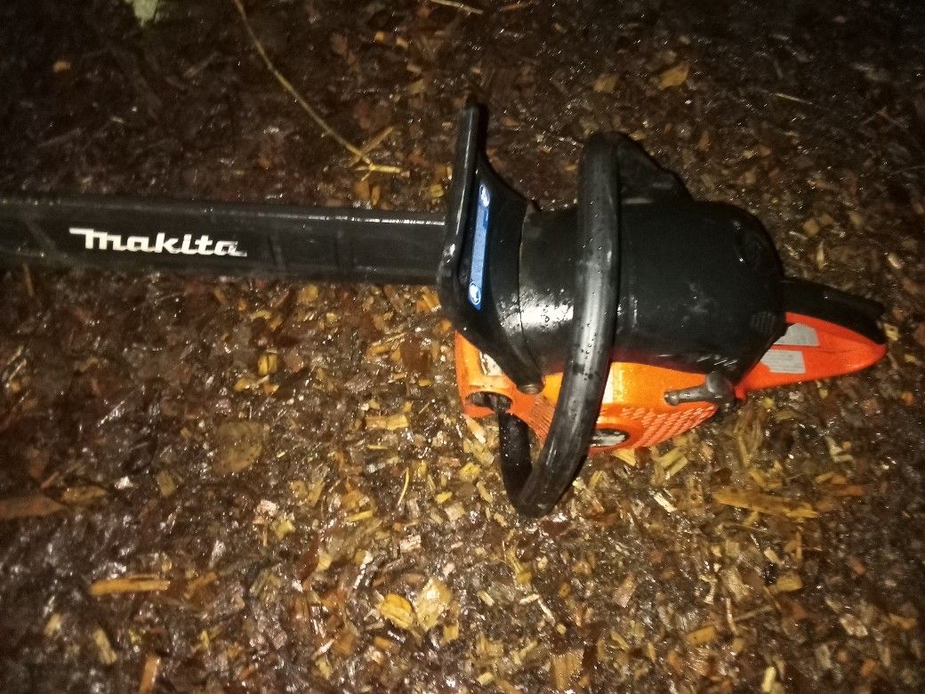 Makita Chainsaw