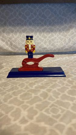 2006 Cast Iron Nutcracker Soldier On Wood Base 