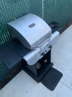 Charbroil® Performance Series'' Amplifire'™ 2-Burner Gas