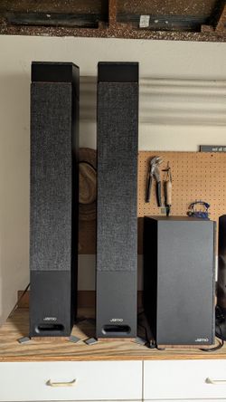 Jamo s 809 tower speakers with low profile sub