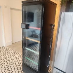 Like New Drink Fridge 