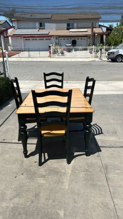 Comedor en muy buenas condiciones