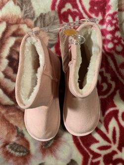 NEW CARTERS SIZE 11/12 GIRLS BOOTS
