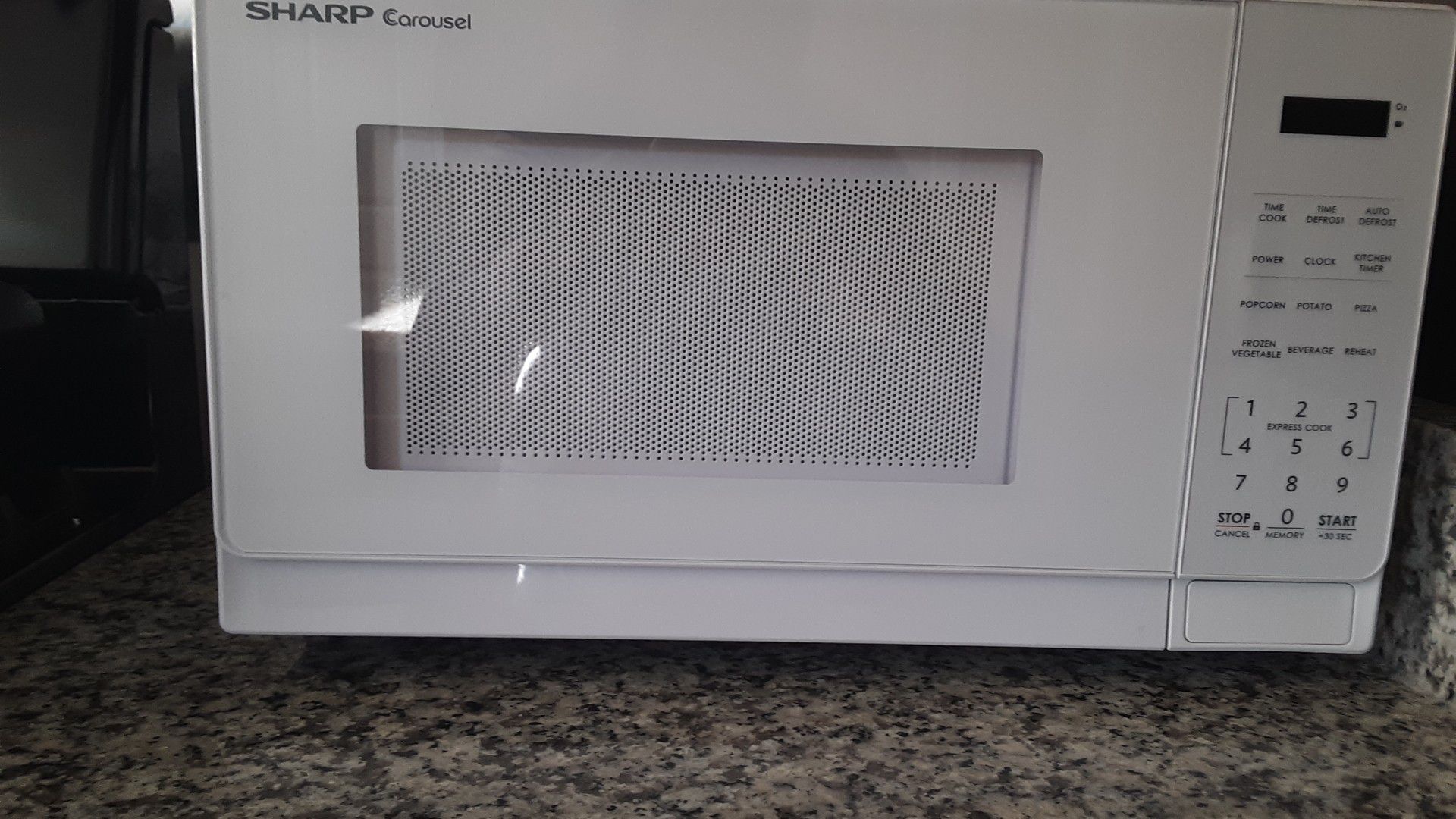 Vendo este Microwave oven en muy buen estado casi nuevo.dos veces usado.