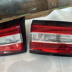 2014 2018 JEEP CHEROKEE RIGHT & LEFT SIDE INNER TRUNK LIGHT PAIR OEM