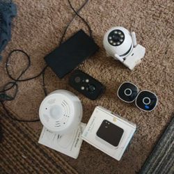 Lot Of Security Cameras.  All In Pic  For $25