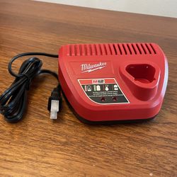 Milwaukee M12 Charger
