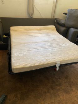 Couch Pull out bed