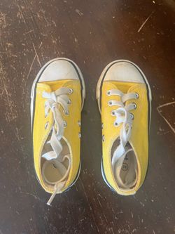 Girls low top shoe