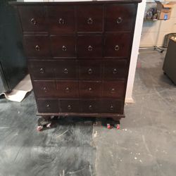 Dresser