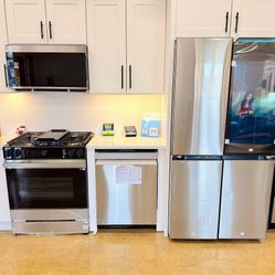BRAND NEW REFRIGERATORS $599 AND UP

