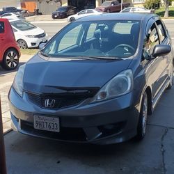2011 Honda Fit..low Milles.