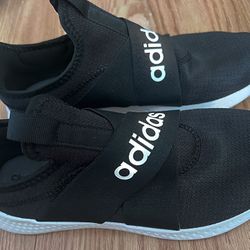 Women’s Adidas Light Adapt Size 8 Never Word