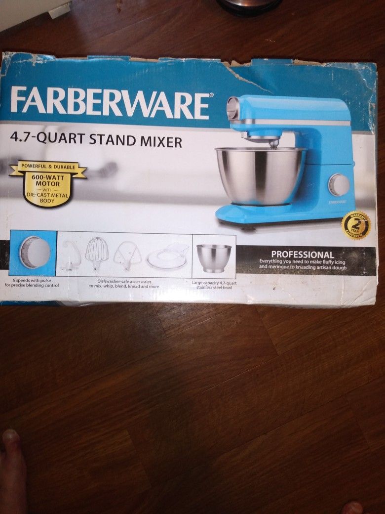 NIB Farberware Stand Mixer