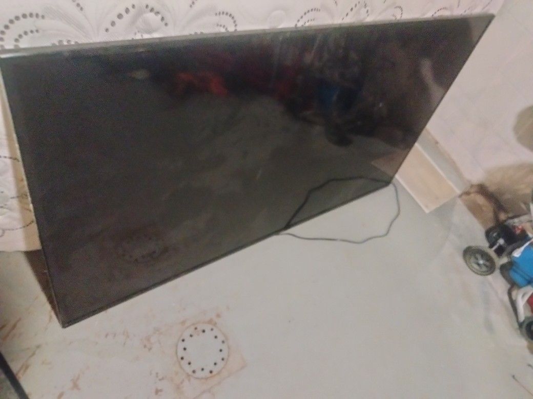 65 In Insignia Flat Screen
