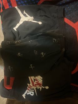 Nike/jordan men’s shorts  Large