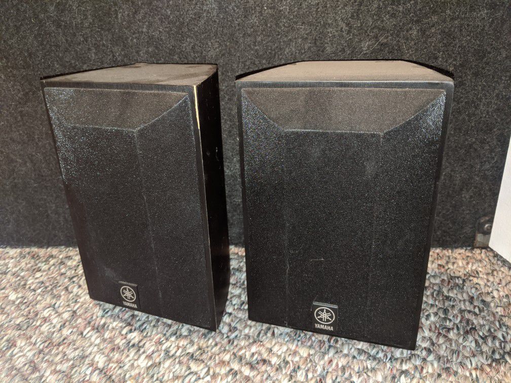 Pair of Yamaha NS-AP6500S Speakers