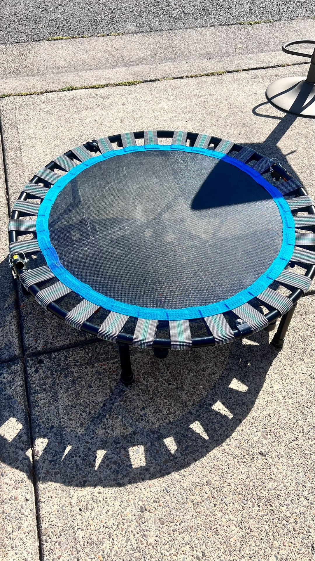 Kid mini trampoline
