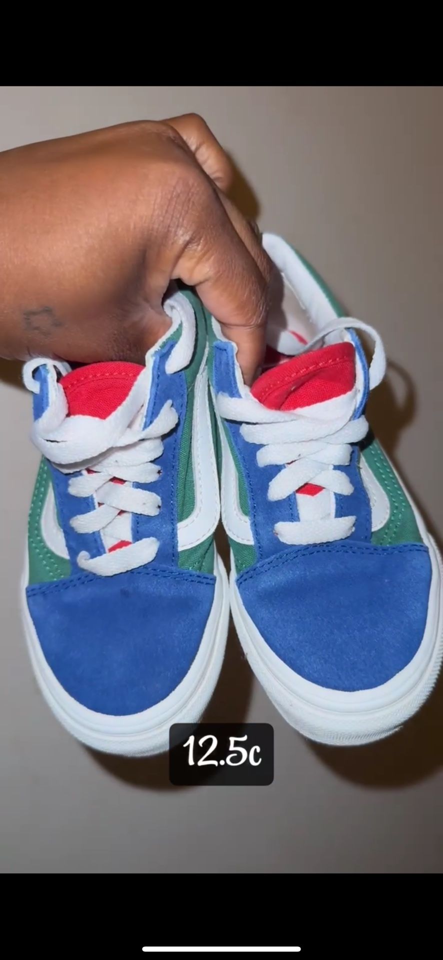 12.5c Colorful vans 