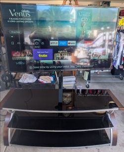 55" Flat-screen TV / Mount Glass Entertainment Stand