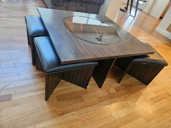 Ottoman with 4 leather seats, glass top