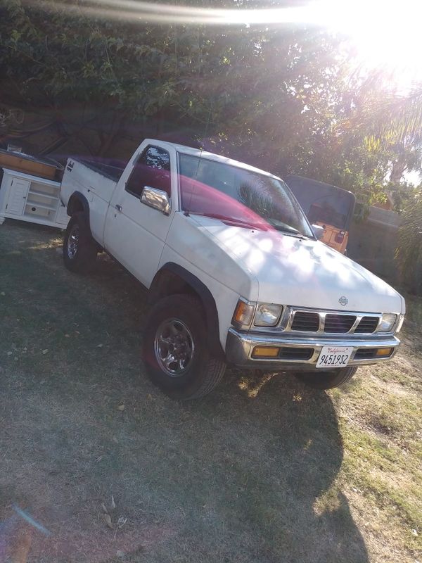 Nissan truck 4x4. Manual. for Sale in Riverside, CA - OfferUp
