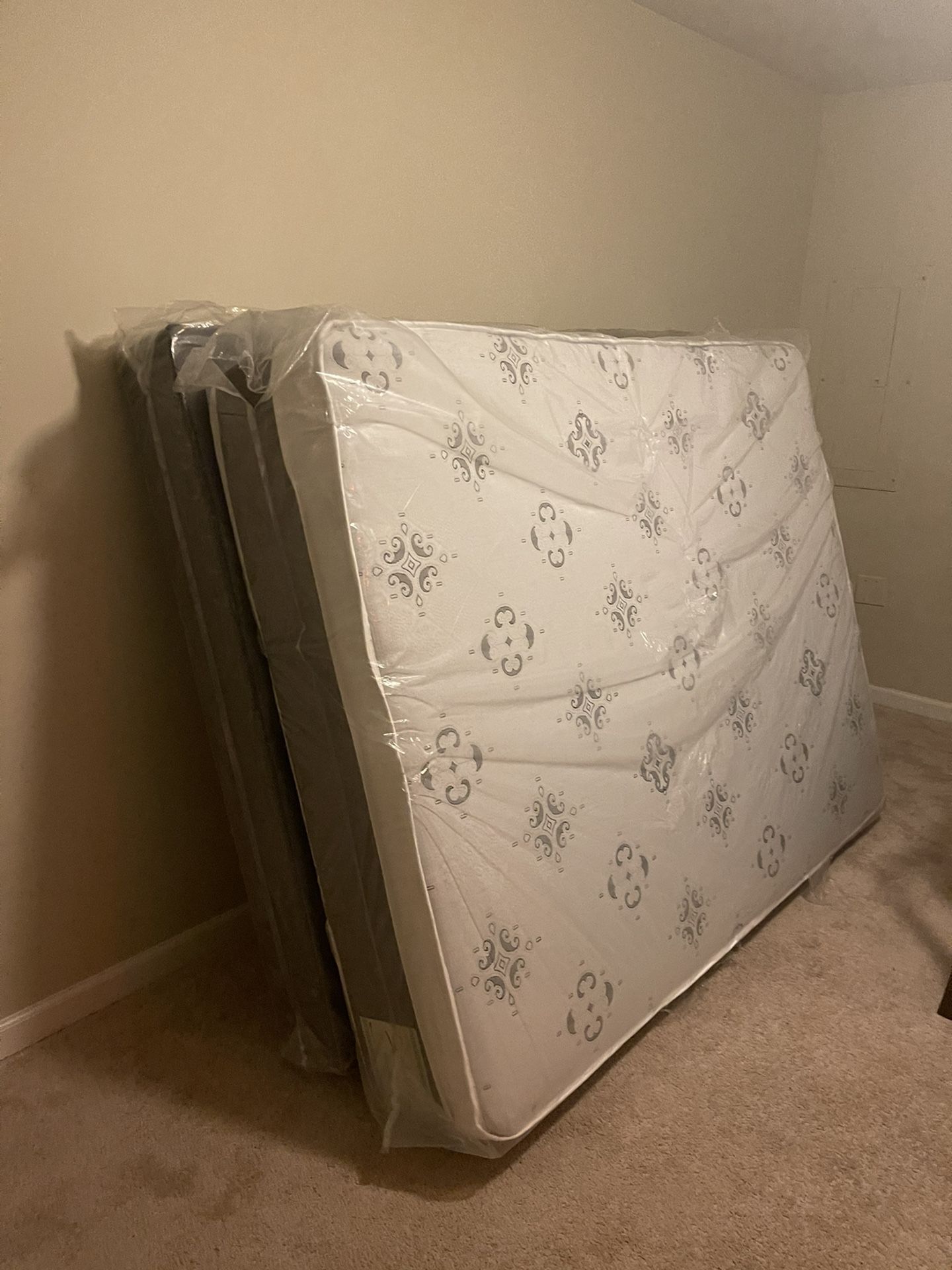 New Queen Mattress And Box Spring 