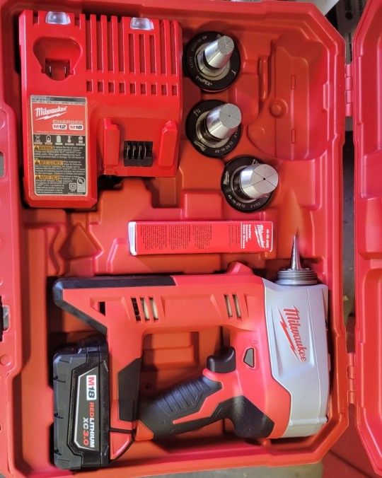 Milwaukee Pex 18v