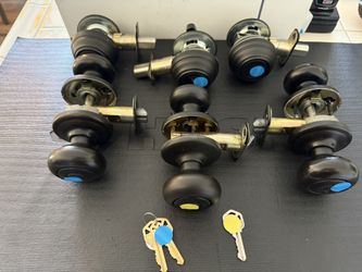 Kwikset Cove Venitian Bronze Knobs Used Assorted