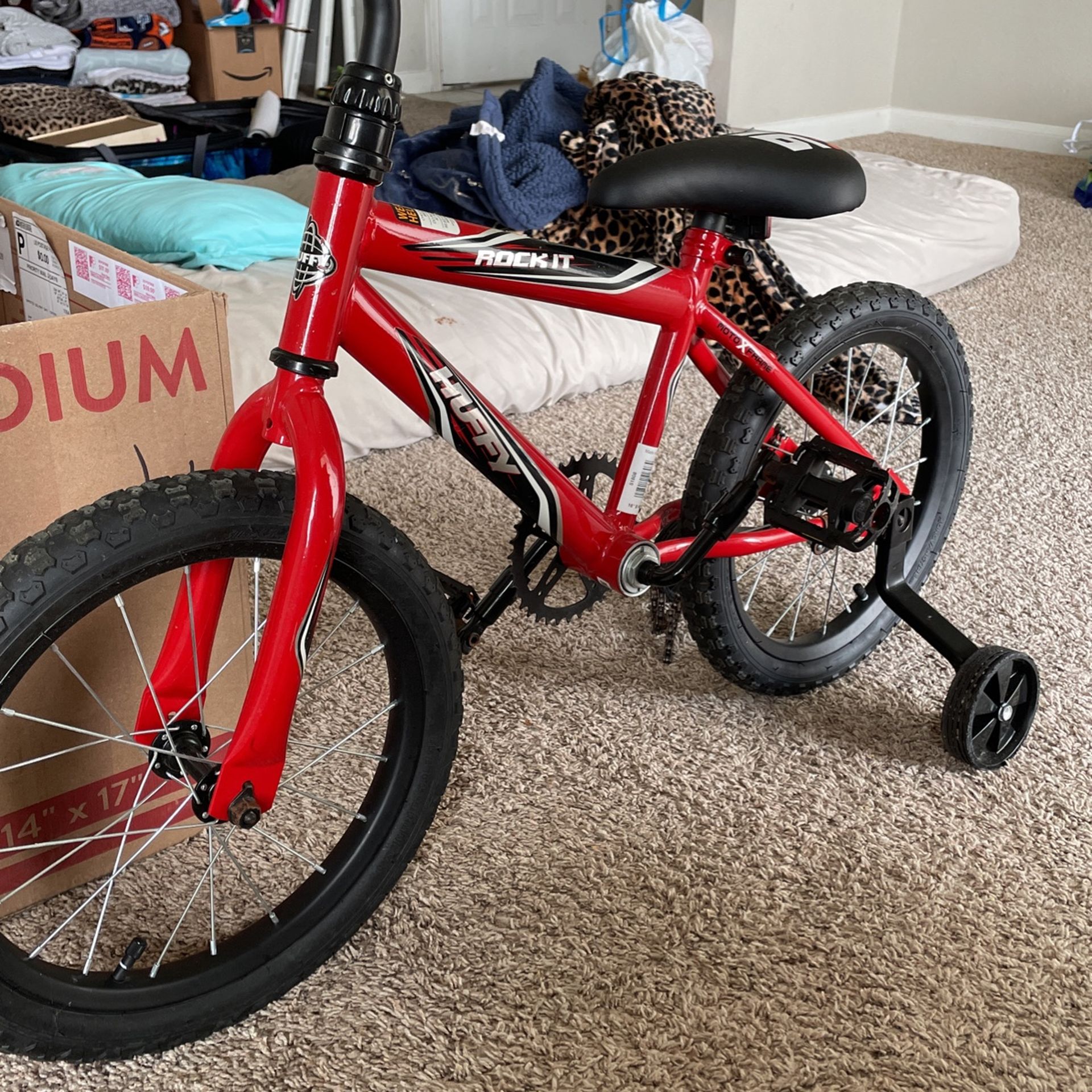 Huffy Rock It Kids Bike with training wheels