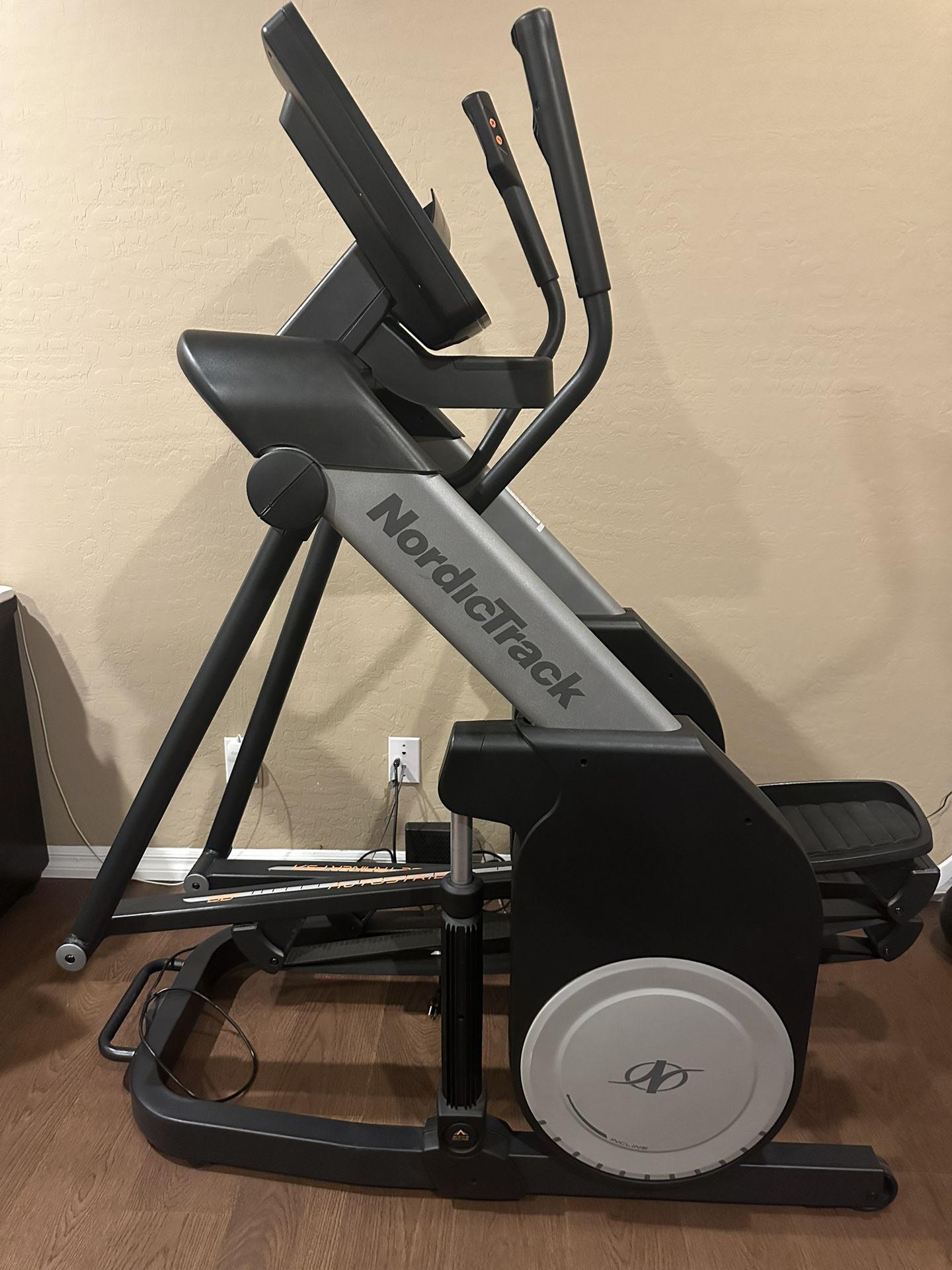 NordicTrack Elliptical Freestride Trainer FS7i