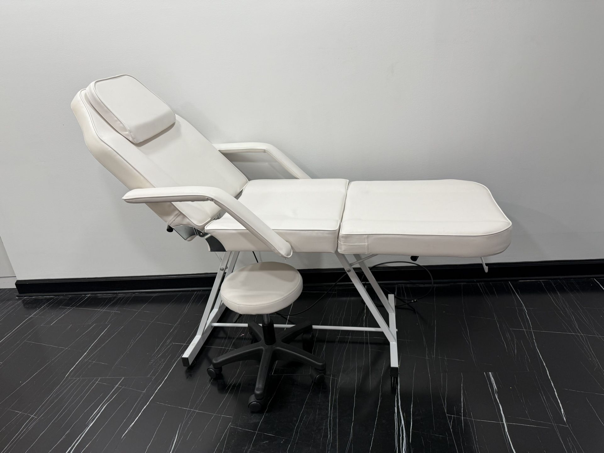 White Adjustable Spa/Facial Bed with Rolling Chair