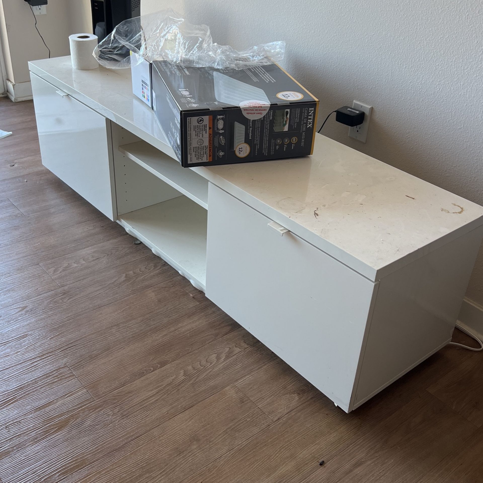 Ikea BYÅS tv stand byas white
